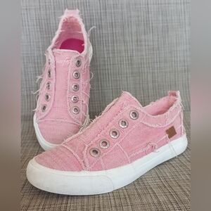 Girls Shoes size 2 - Blowfish Malibu - Candy Pink Smoked Canvas no-lace shoes